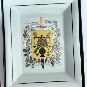 Alternative view of tavă decorativă din porțelan marca Philippe Deshoulieres, realizată în Limoges, Franța