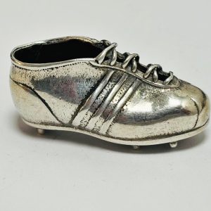 miniatură gheată de fotbal din argint masiv, figurină italiană marcată